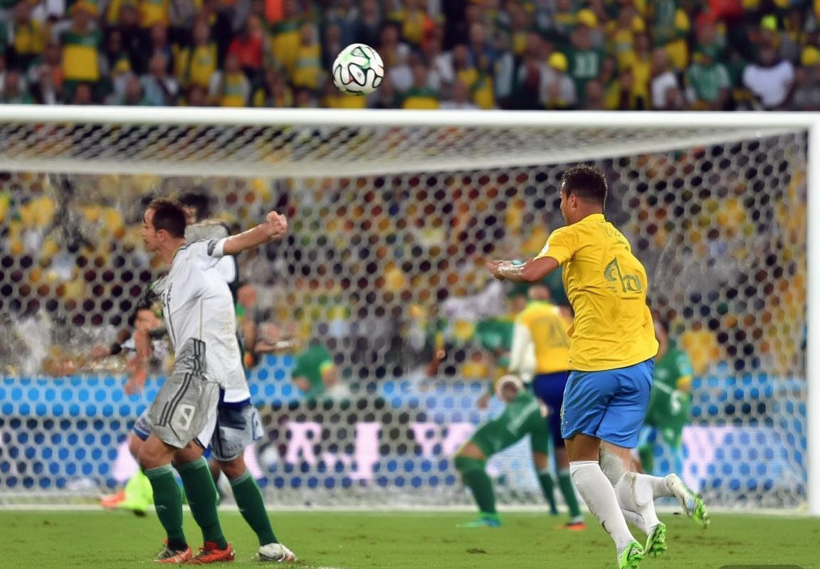 巴西墨西哥足球对决：战术对决与激情启示录(图3)